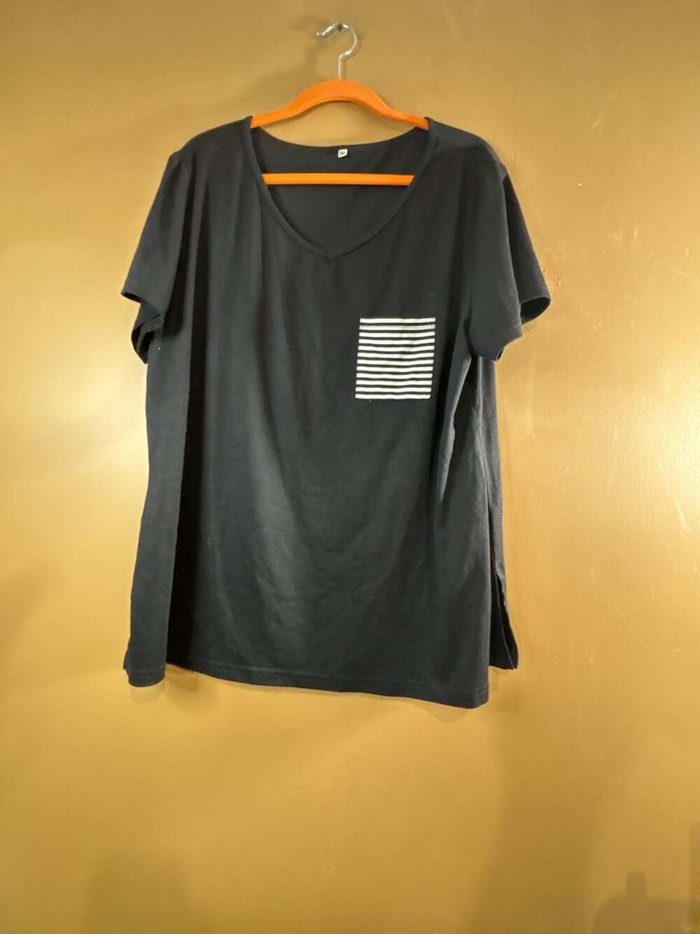 Hollister Women's Black V-Neck T-Shirt with White Striped Pocket, Size 2XL